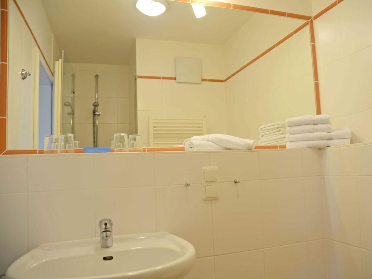 "Villa Laetitia" - Wg 15 - Zentral, Strandnah, 2 Balkone Binz Exteriör bild