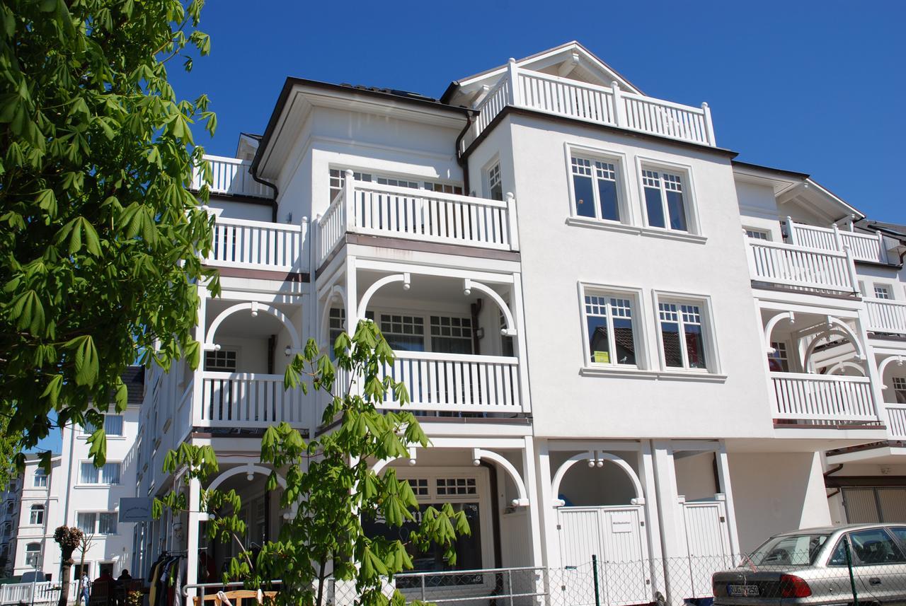 "Villa Laetitia" - Wg 15 - Zentral, Strandnah, 2 Balkone Binz Exteriör bild